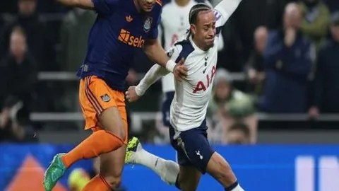 巴薩力追尼科-威廉姆斯，目标锁定新赛季引援首选